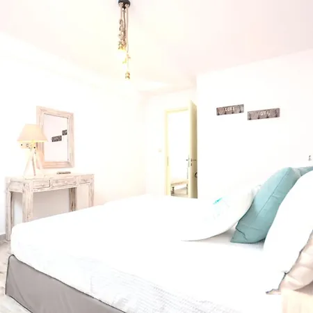 Welcoming In Naxos With Sea And Mountain Views *