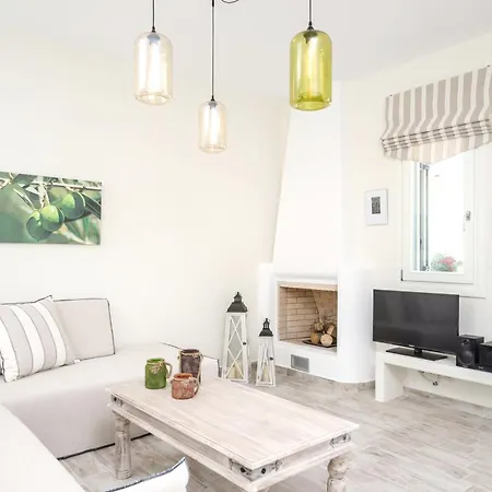 Welcoming In Naxos With Sea And Mountain Views