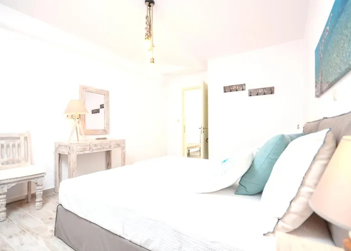 Welcoming In Naxos With Sea And Mountain Views *