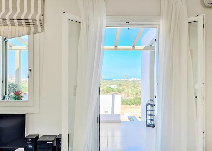Welcoming In Naxos With Sea And Mountain Views *