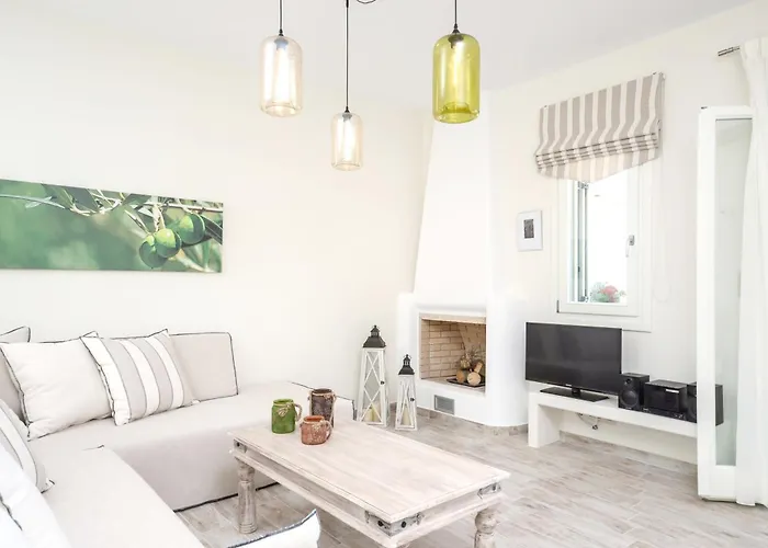 Welcoming In Naxos With Sea And Mountain Views